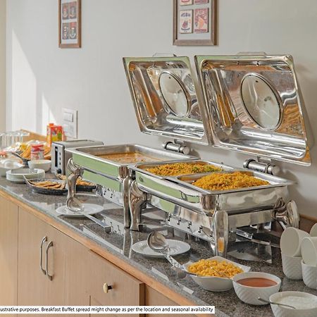 Treebo Premium Tahoora International Hotel Kolkata Bagian luar foto