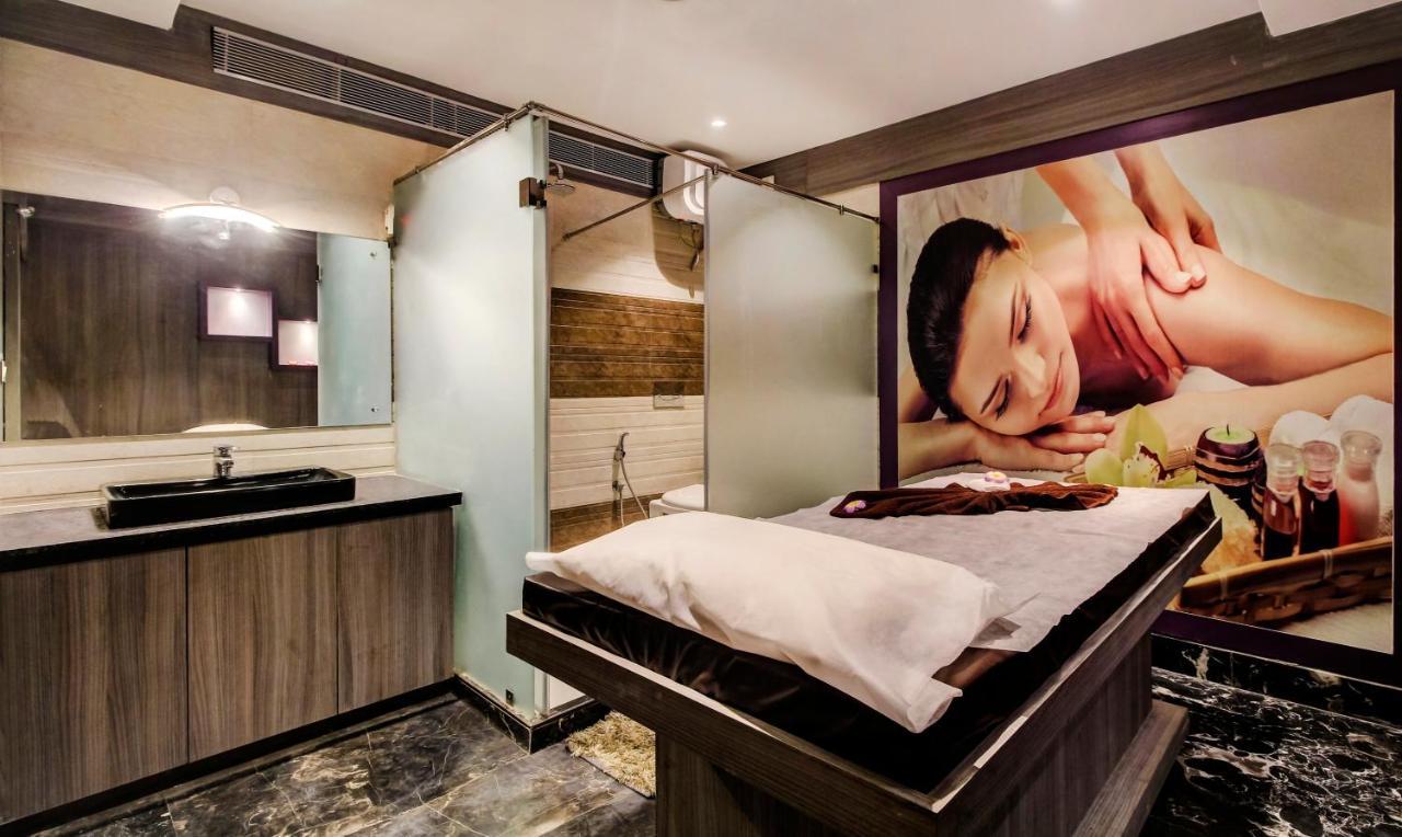 Treebo Premium Tahoora International Hotel Kolkata Bagian luar foto