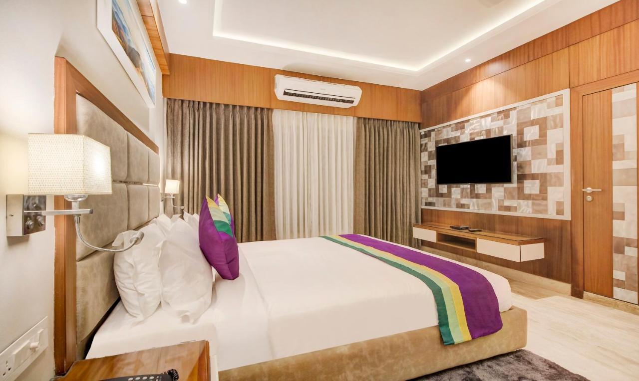 Treebo Premium Tahoora International Hotel Kolkata Bagian luar foto