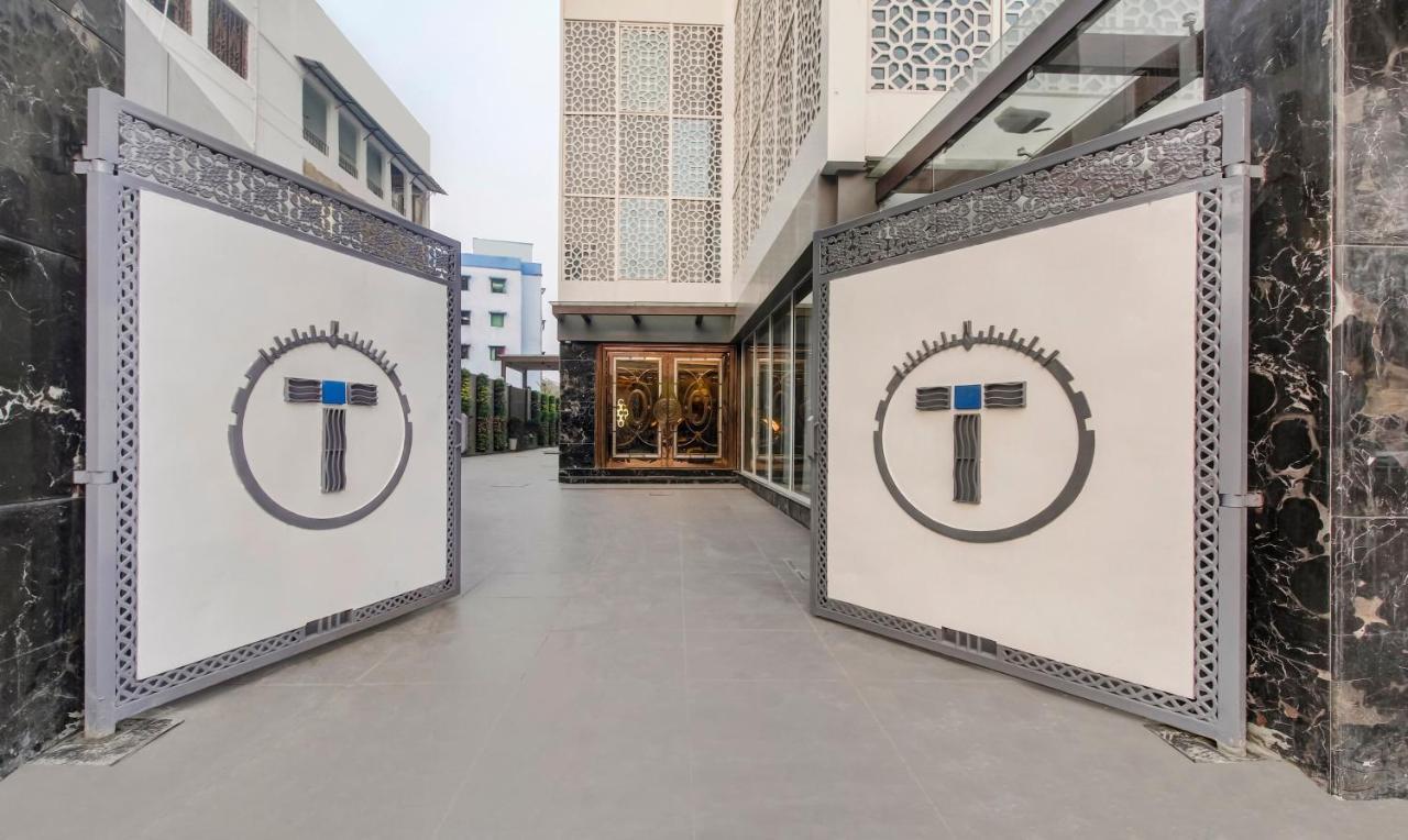 Treebo Premium Tahoora International Hotel Kolkata Bagian luar foto
