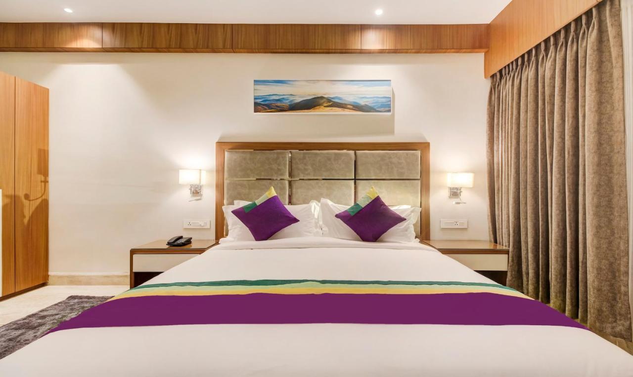 Treebo Premium Tahoora International Hotel Kolkata Bagian luar foto