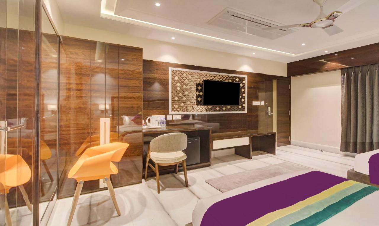 Treebo Premium Tahoora International Hotel Kolkata Bagian luar foto