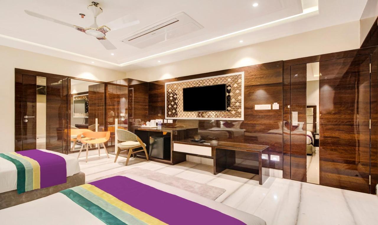 Treebo Premium Tahoora International Hotel Kolkata Bagian luar foto