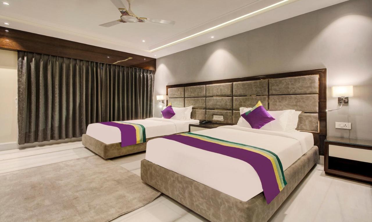 Treebo Premium Tahoora International Hotel Kolkata Bagian luar foto